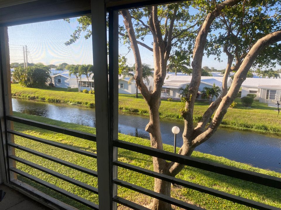 For Rent: $1,975 (2 beds, 2 baths, 986 Square Feet)