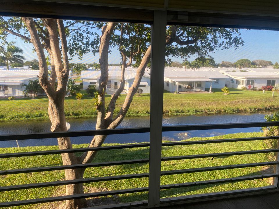 For Rent: $1,975 (2 beds, 2 baths, 986 Square Feet)