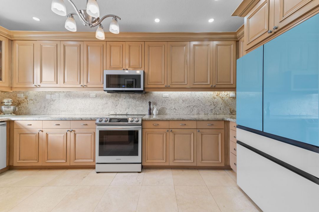 En Venta: $1,700,000 (3 camas, 3 baños, 2662 Pies cuadrados)