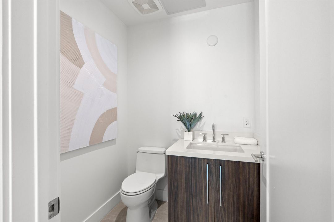 For Sale: $2,495,000 (3 beds, 3 baths, 2469 Square Feet)