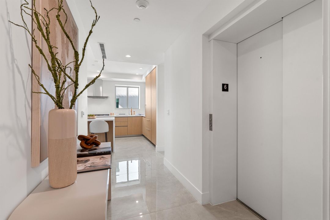 For Sale: $2,495,000 (3 beds, 3 baths, 2469 Square Feet)