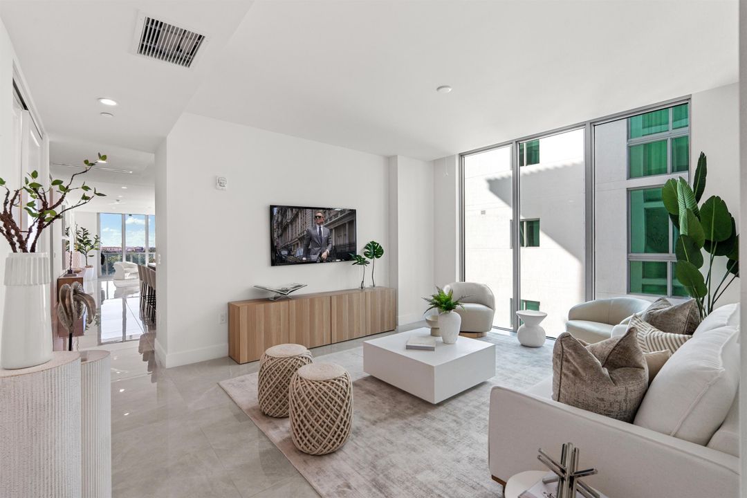 For Sale: $2,495,000 (3 beds, 3 baths, 2469 Square Feet)