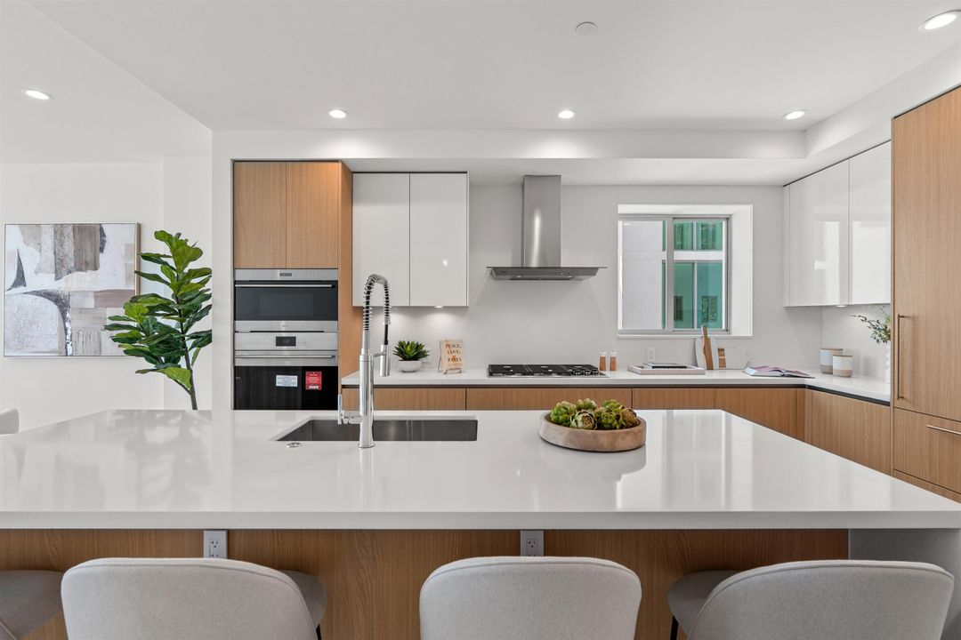 For Sale: $2,495,000 (3 beds, 3 baths, 2469 Square Feet)