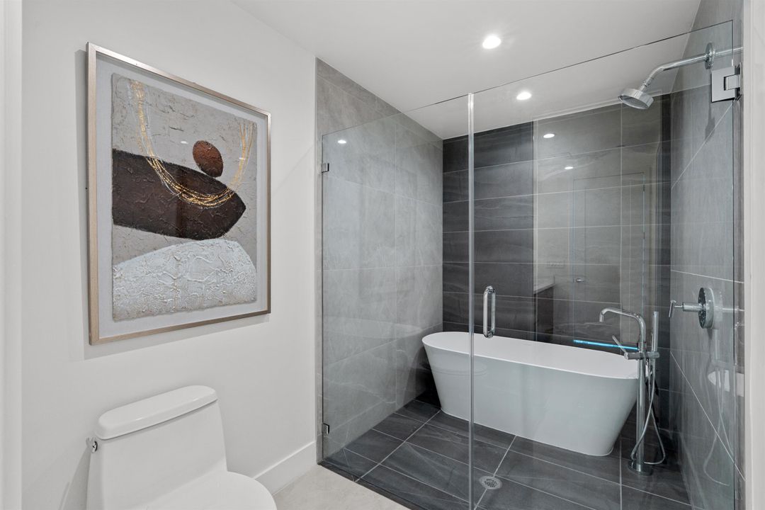 For Sale: $2,495,000 (3 beds, 3 baths, 2469 Square Feet)