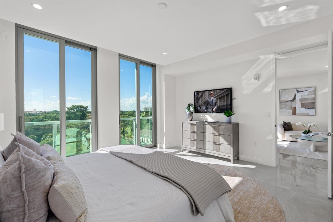 For Sale: $2,495,000 (3 beds, 3 baths, 2469 Square Feet)