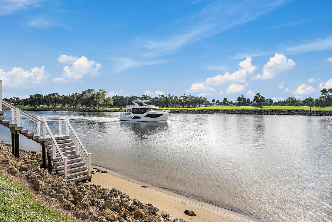 На продажу: $600,000 (2 спален, 2 ванн, 1368 Квадратных фут)