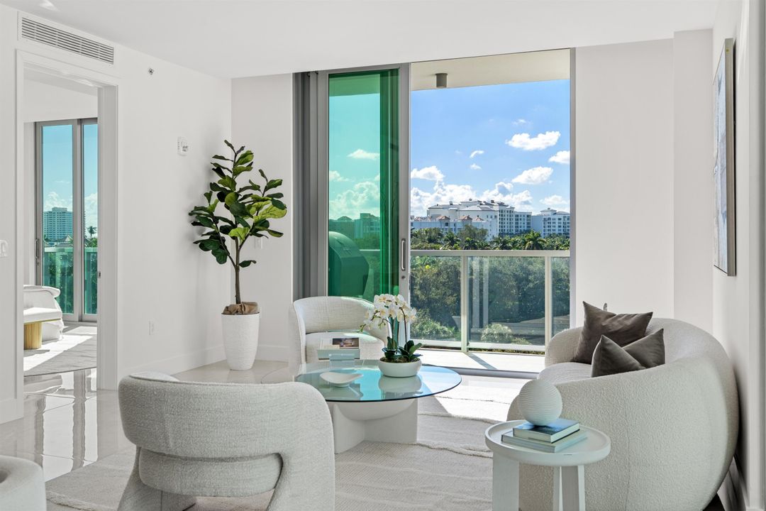 For Sale: $2,495,000 (3 beds, 3 baths, 2469 Square Feet)