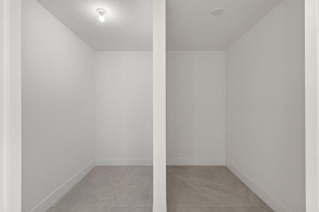 For Sale: $2,495,000 (3 beds, 3 baths, 2469 Square Feet)