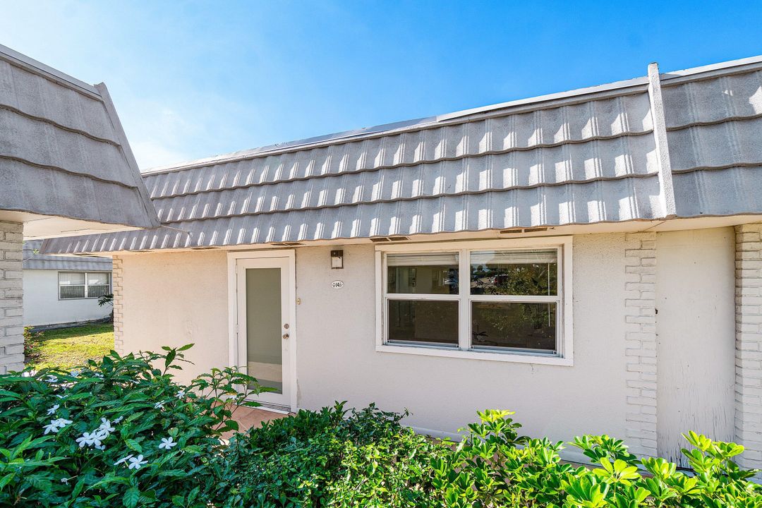 For Sale: $184,000 (2 beds, 2 baths, 883 Square Feet)