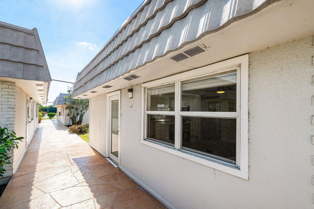 For Sale: $184,000 (2 beds, 2 baths, 883 Square Feet)