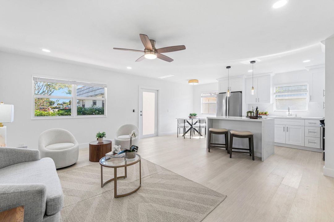 For Sale: $184,000 (2 beds, 2 baths, 883 Square Feet)