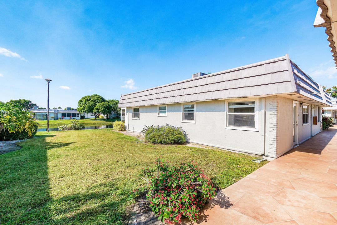 For Sale: $184,000 (2 beds, 2 baths, 883 Square Feet)