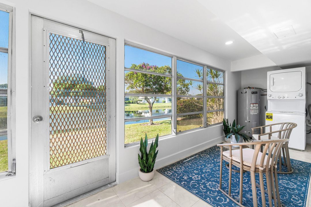 For Sale: $184,000 (2 beds, 2 baths, 883 Square Feet)