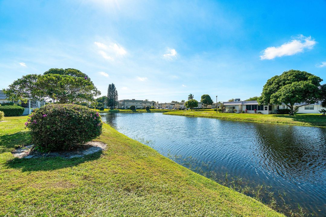 For Sale: $184,000 (2 beds, 2 baths, 883 Square Feet)