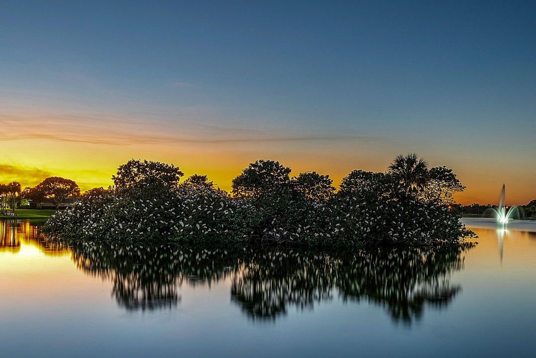 For Sale: $184,000 (2 beds, 2 baths, 883 Square Feet)