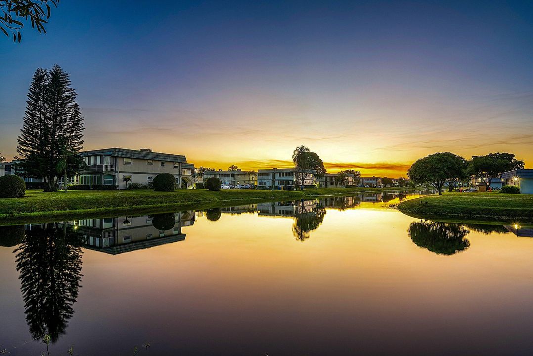 For Sale: $184,000 (2 beds, 2 baths, 883 Square Feet)