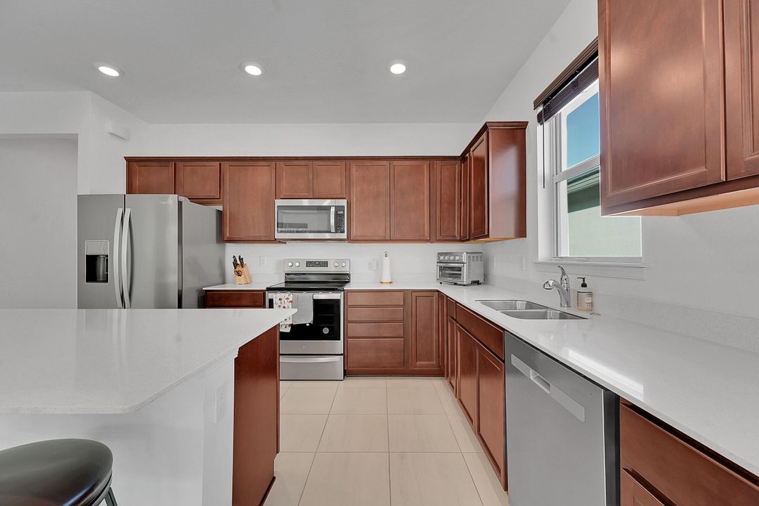 En Venta: $589,000 (4 camas, 2 baños, 1850 Pies cuadrados)