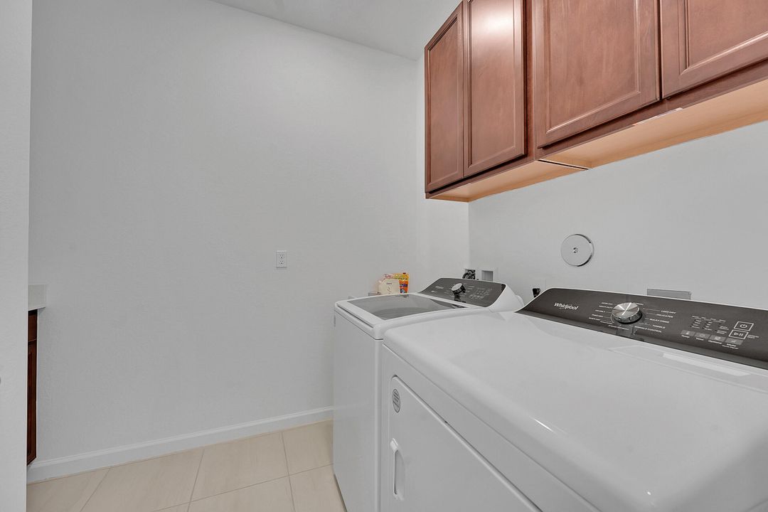 En Venta: $589,000 (4 camas, 2 baños, 1850 Pies cuadrados)