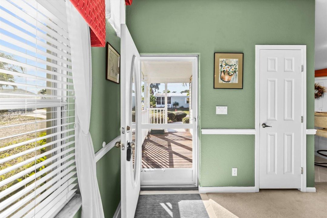 En Venta: $214,900 (2 camas, 2 baños, 1880 Pies cuadrados)