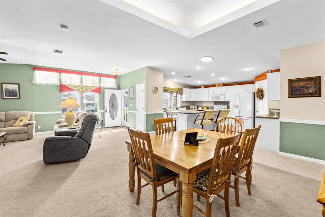 En Venta: $214,900 (2 camas, 2 baños, 1880 Pies cuadrados)