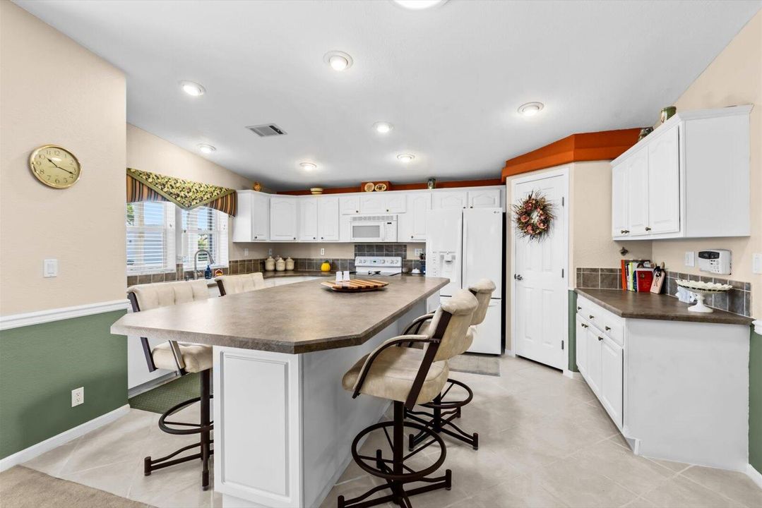 En Venta: $214,900 (2 camas, 2 baños, 1880 Pies cuadrados)