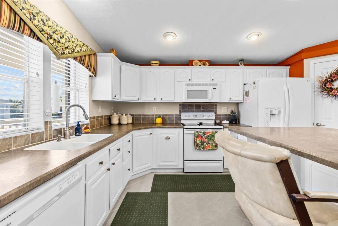 En Venta: $214,900 (2 camas, 2 baños, 1880 Pies cuadrados)