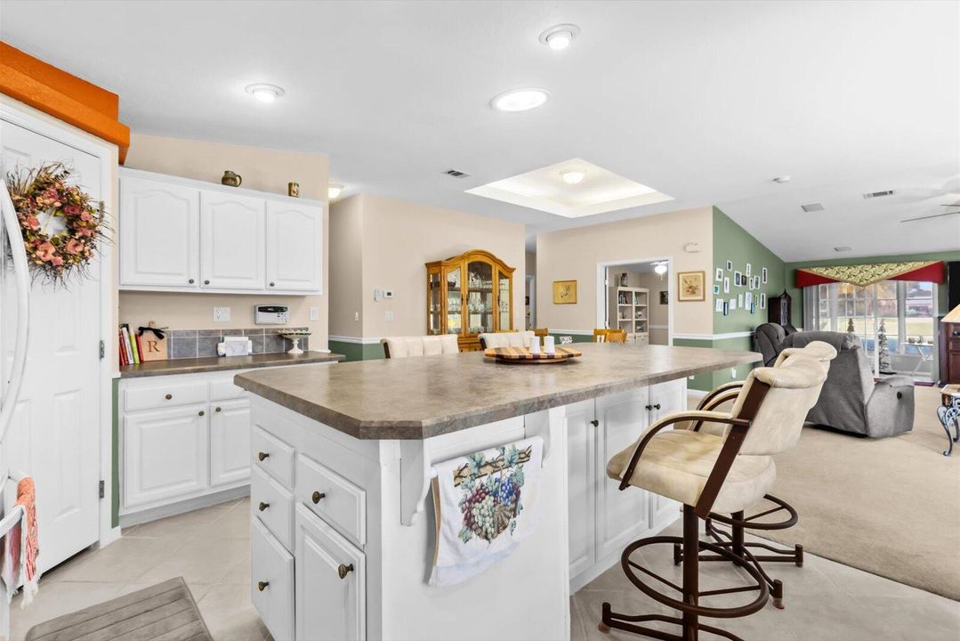 En Venta: $214,900 (2 camas, 2 baños, 1880 Pies cuadrados)