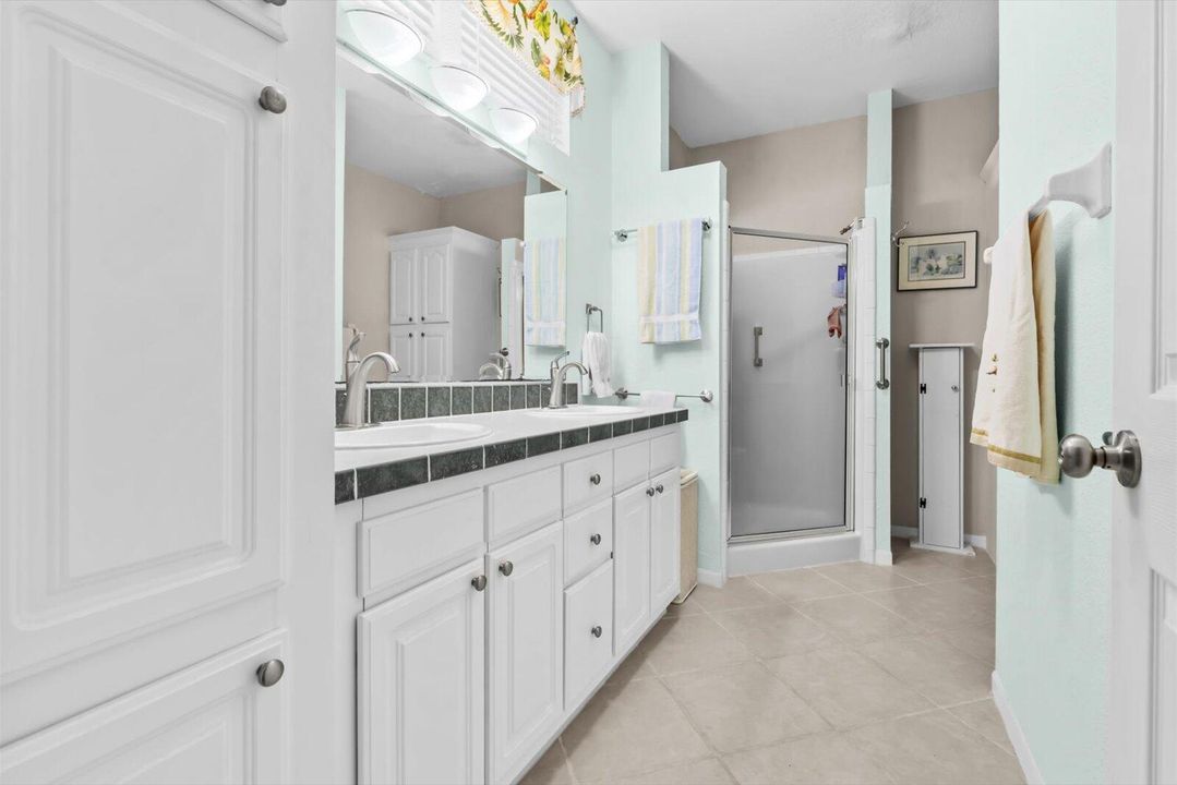 En Venta: $214,900 (2 camas, 2 baños, 1880 Pies cuadrados)