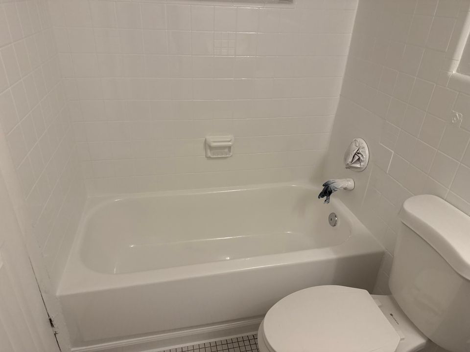 出租: $1,650 (16 贝兹, 16 浴室, 14513 平方英尺)