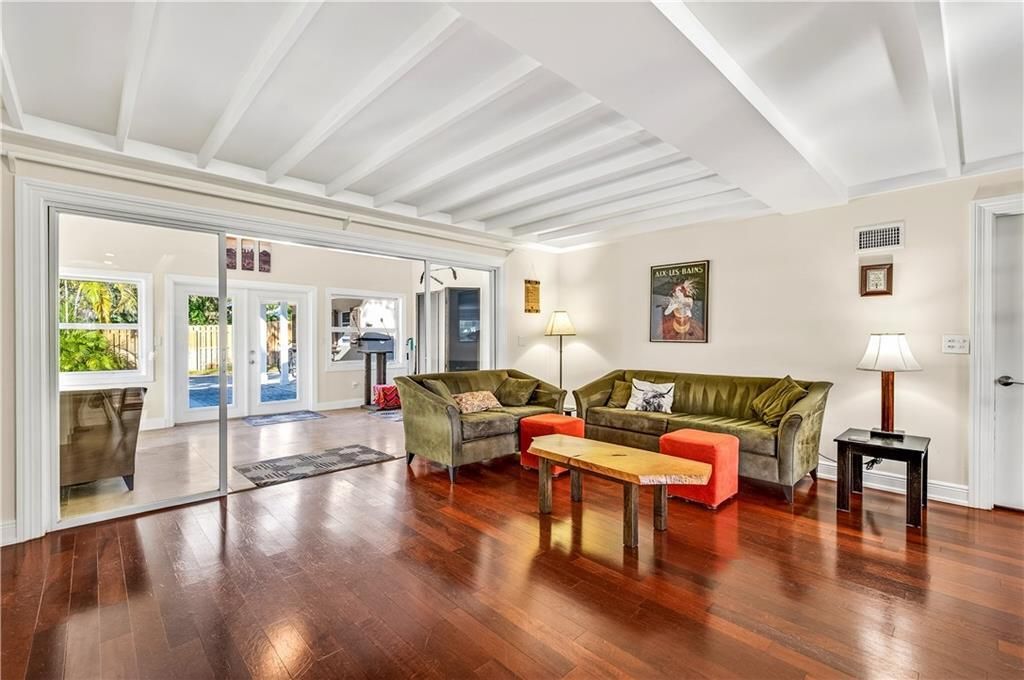 For Sale: $875,000 (3 beds, 2 baths, 1882 Square Feet)