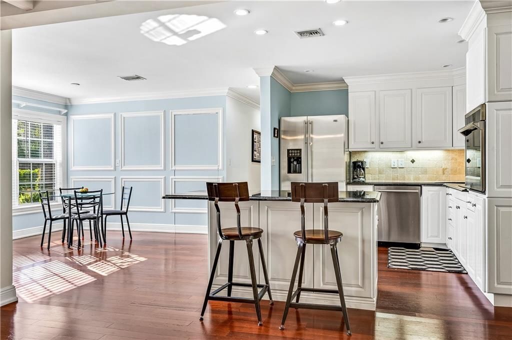 For Sale: $875,000 (3 beds, 2 baths, 1882 Square Feet)