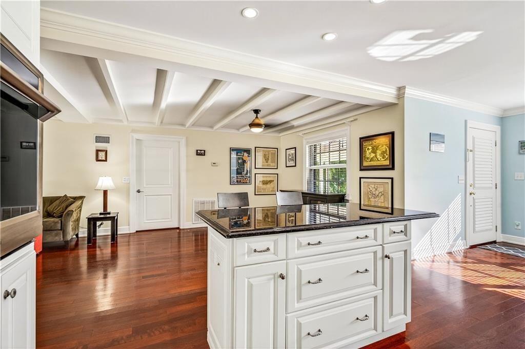 For Sale: $875,000 (3 beds, 2 baths, 1882 Square Feet)