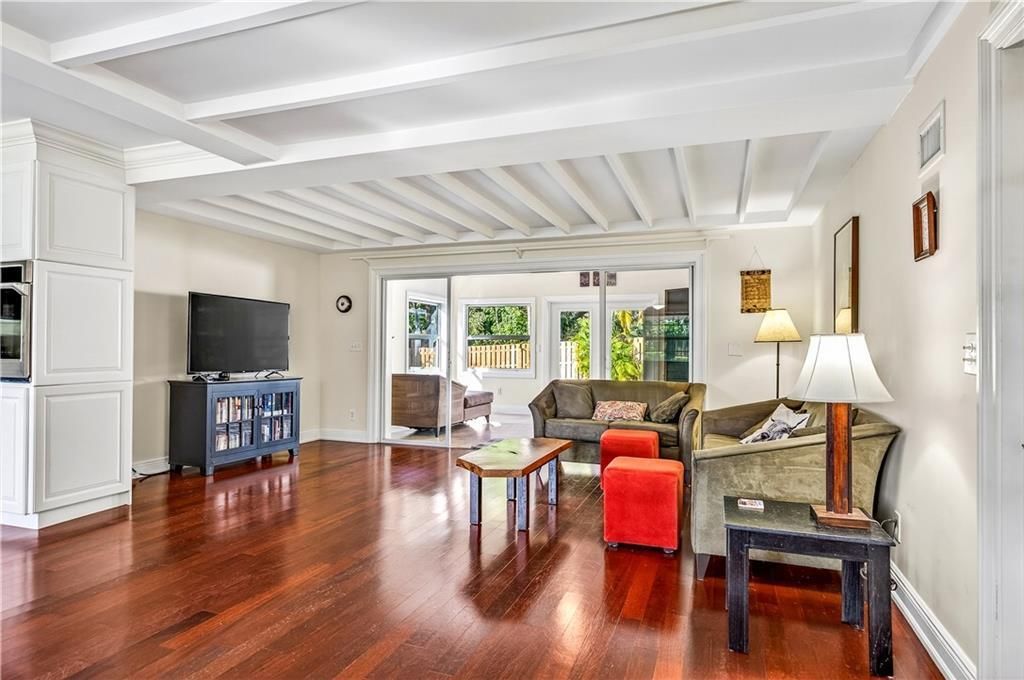 For Sale: $875,000 (3 beds, 2 baths, 1882 Square Feet)