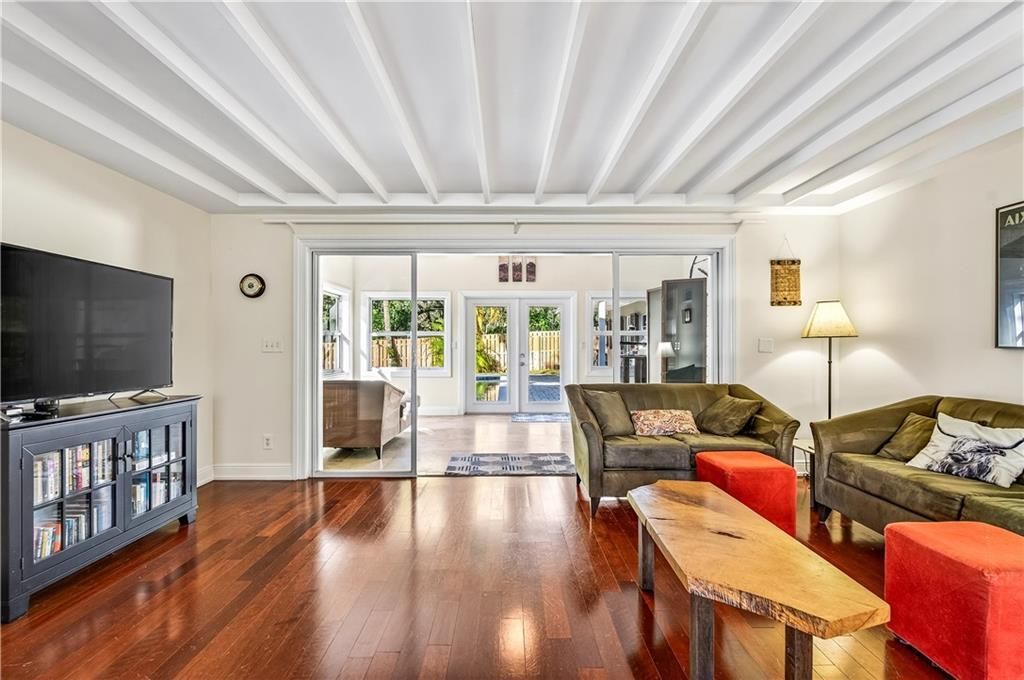 For Sale: $875,000 (3 beds, 2 baths, 1882 Square Feet)