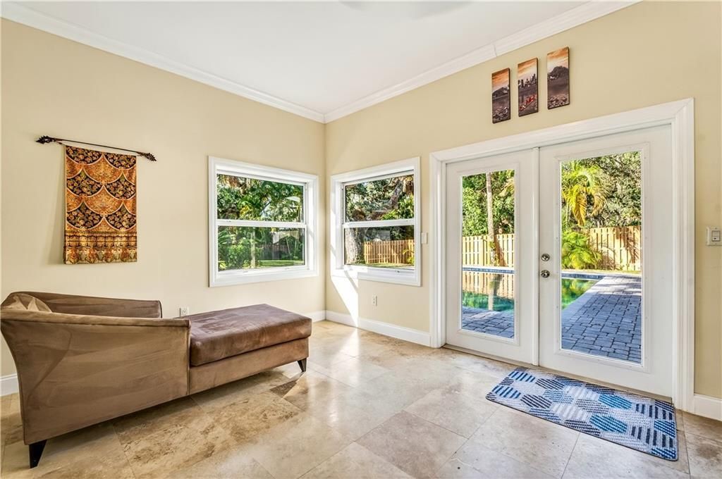 For Sale: $875,000 (3 beds, 2 baths, 1882 Square Feet)