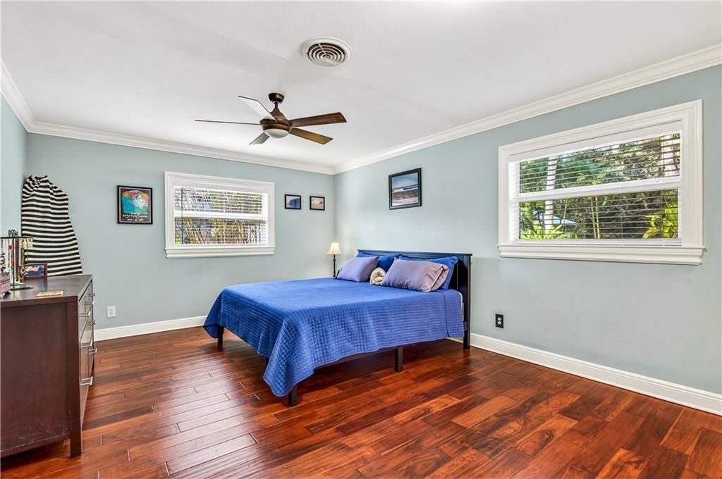 For Sale: $875,000 (3 beds, 2 baths, 1882 Square Feet)