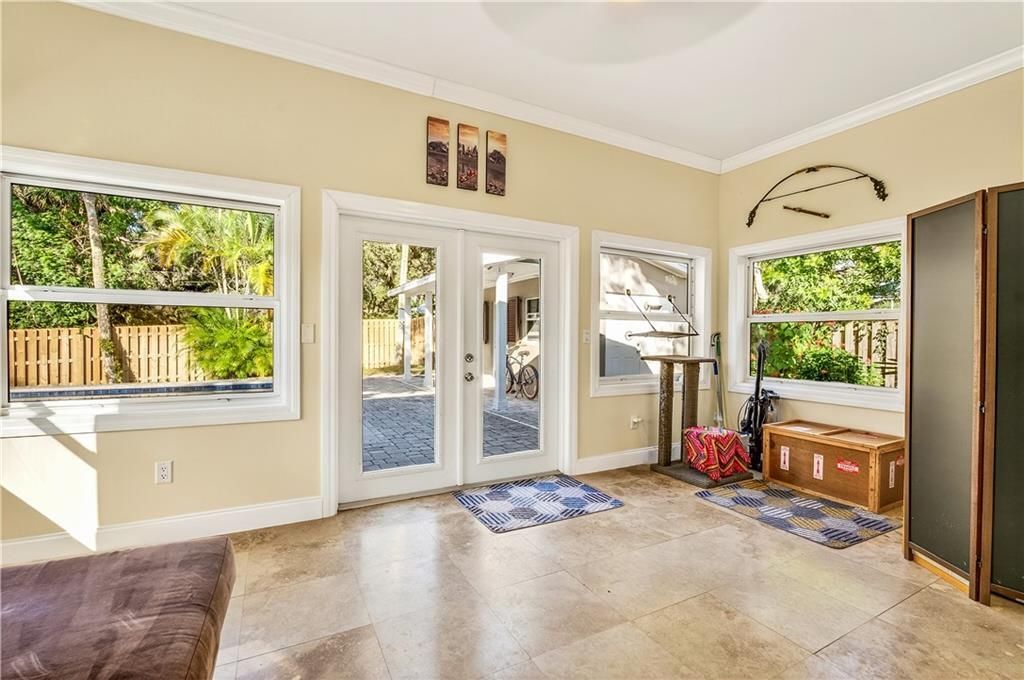 For Sale: $875,000 (3 beds, 2 baths, 1882 Square Feet)