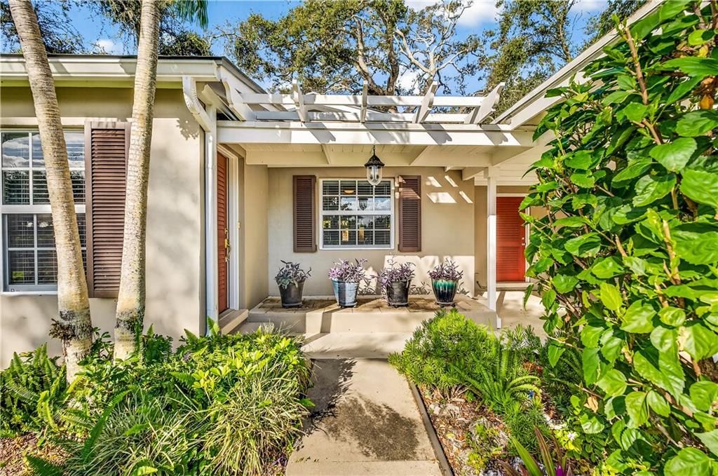 For Sale: $875,000 (3 beds, 2 baths, 1882 Square Feet)