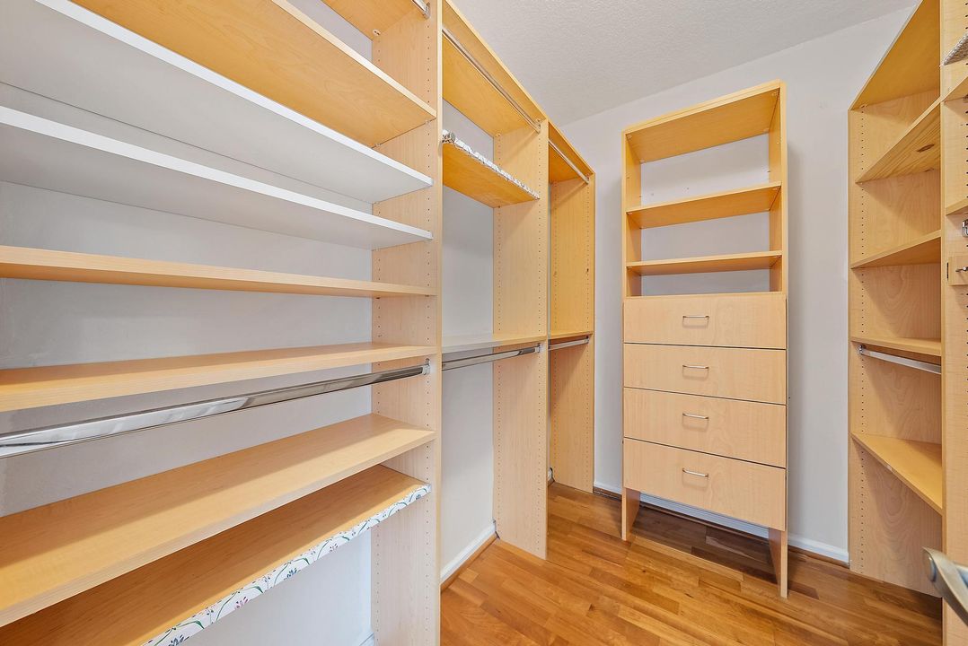 For Rent: $3,000 (2 beds, 2 baths, 1368 Square Feet)