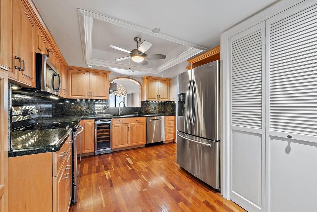 For Rent: $3,000 (2 beds, 2 baths, 1368 Square Feet)