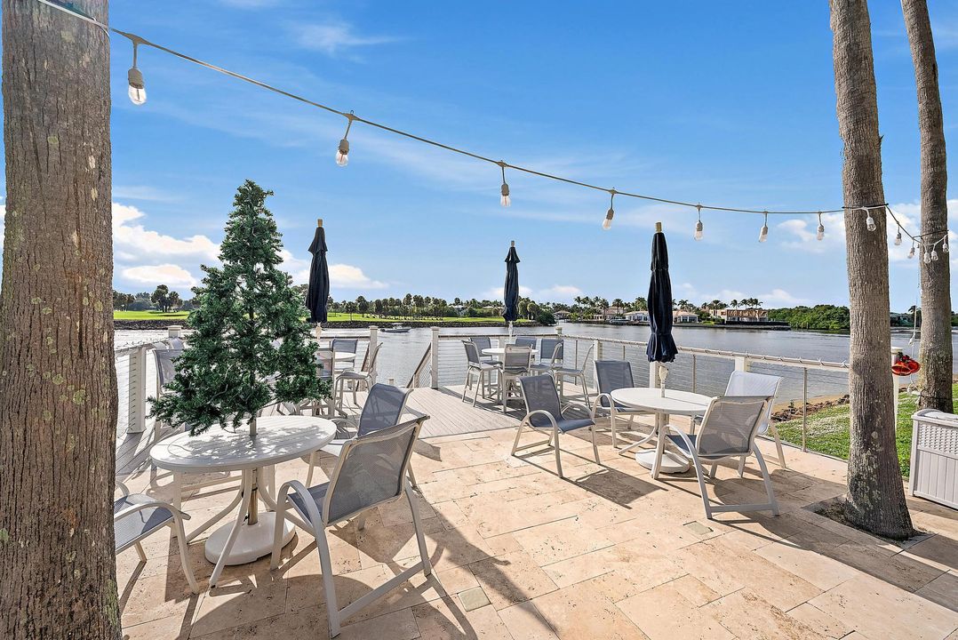 For Rent: $3,000 (2 beds, 2 baths, 1368 Square Feet)