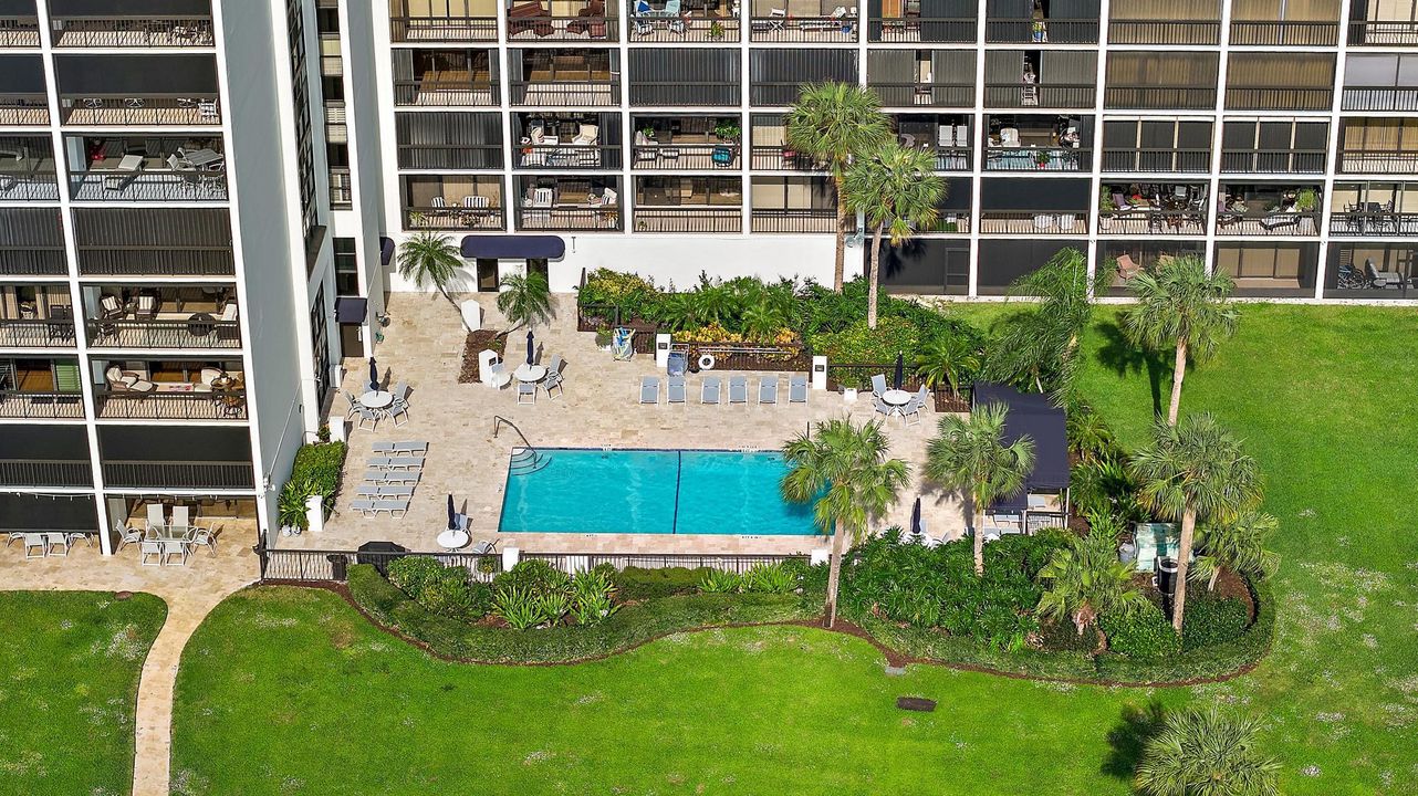 For Rent: $3,000 (2 beds, 2 baths, 1368 Square Feet)