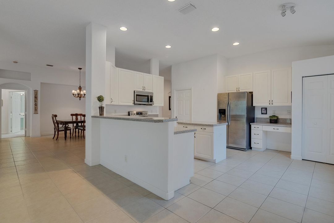 For Sale: $415,000 (3 beds, 2 baths, 1892 Square Feet)