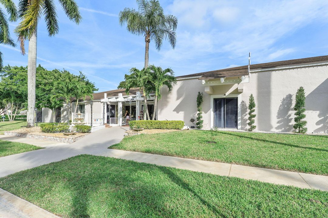 待售: $119,900 (1 贝兹, 2 浴室, 925 平方英尺)