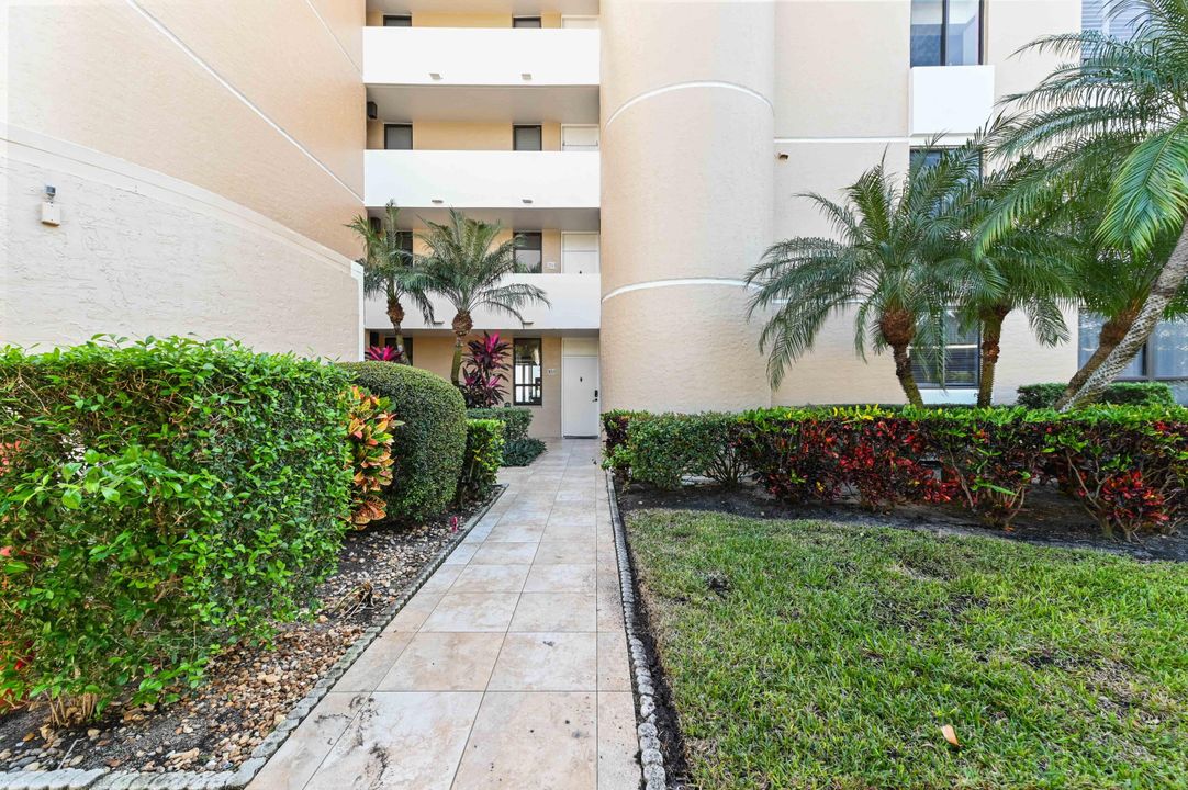 En Venta: $329,900 (2 camas, 2 baños, 1102 Pies cuadrados)