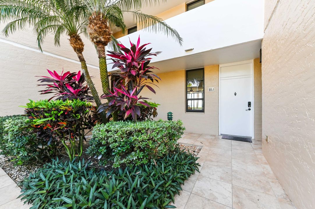 En Venta: $329,900 (2 camas, 2 baños, 1102 Pies cuadrados)