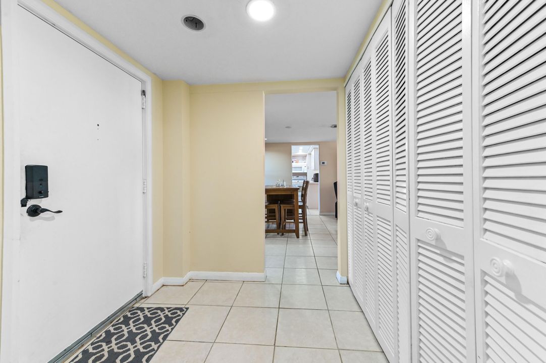 En Venta: $329,900 (2 camas, 2 baños, 1102 Pies cuadrados)