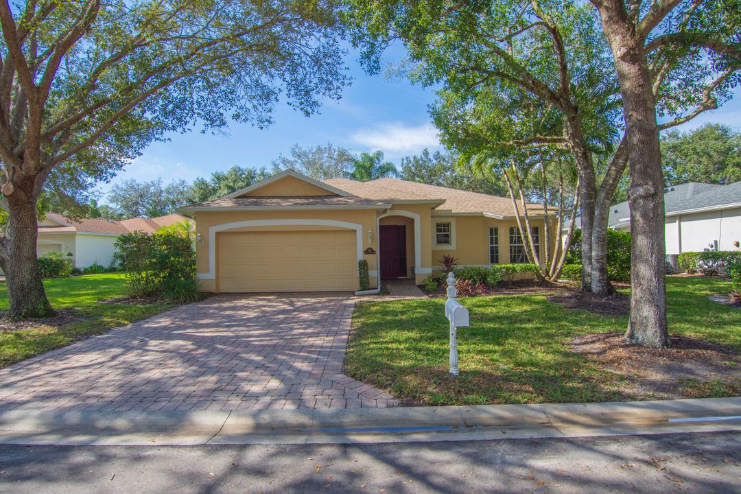 For Sale: $415,000 (3 beds, 2 baths, 1892 Square Feet)