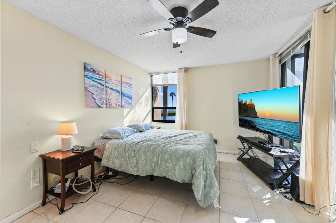 En Venta: $329,900 (2 camas, 2 baños, 1102 Pies cuadrados)