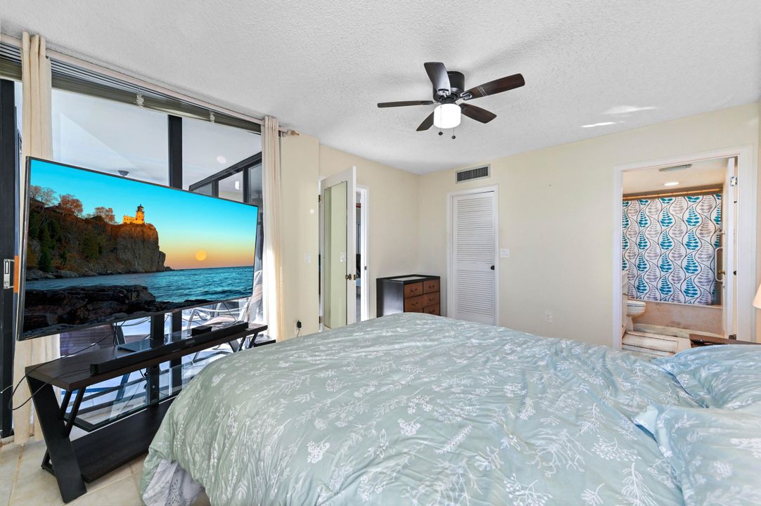 En Venta: $329,900 (2 camas, 2 baños, 1102 Pies cuadrados)